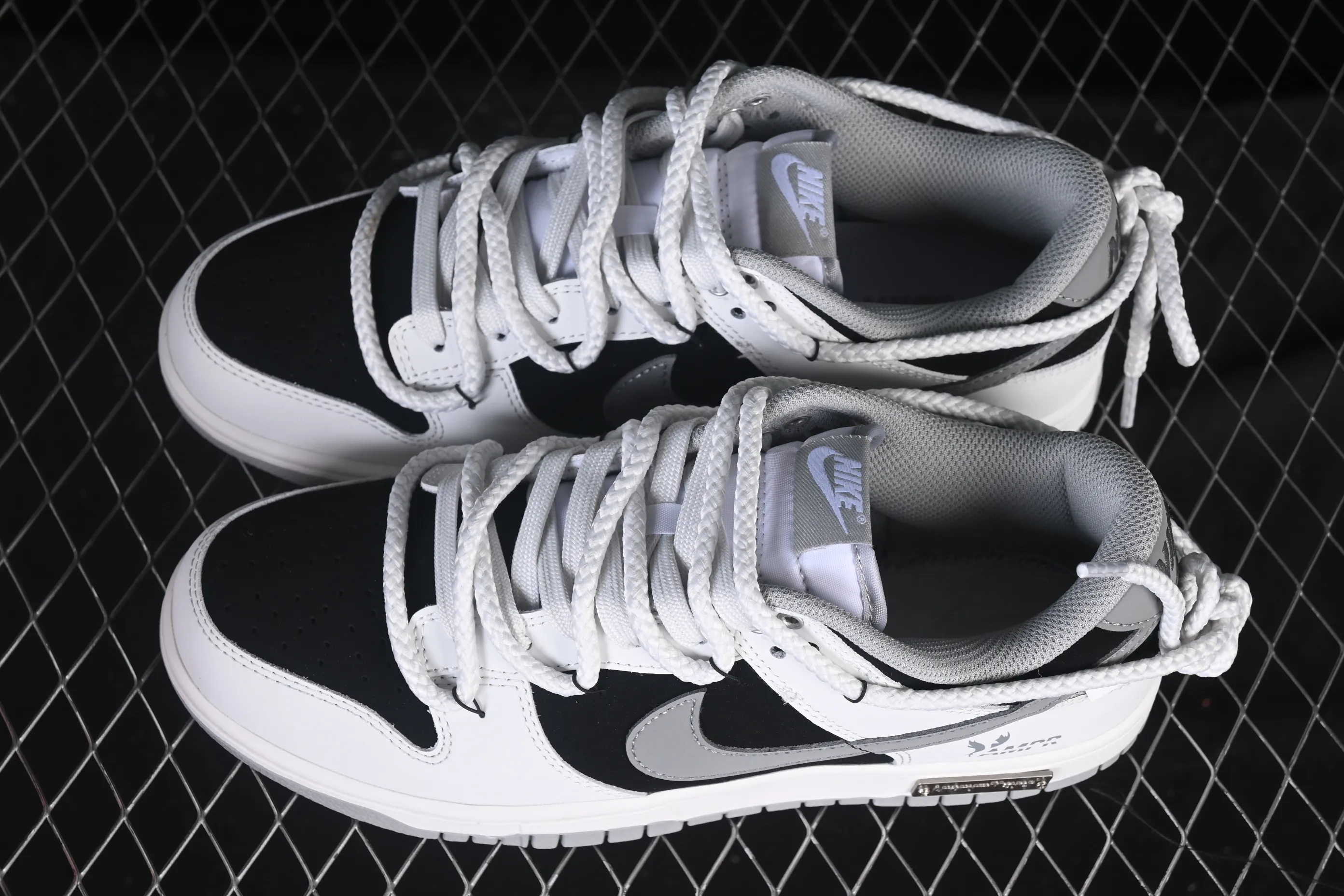 All Categories Nk SB Dunk Series Nk SB Dunk Low High-end Customized Low-top Shoes Nike SB Dunk Low "Just Do It" Straps Anniversary High-end Customized Low-top Casual Shoes WB0518-091
